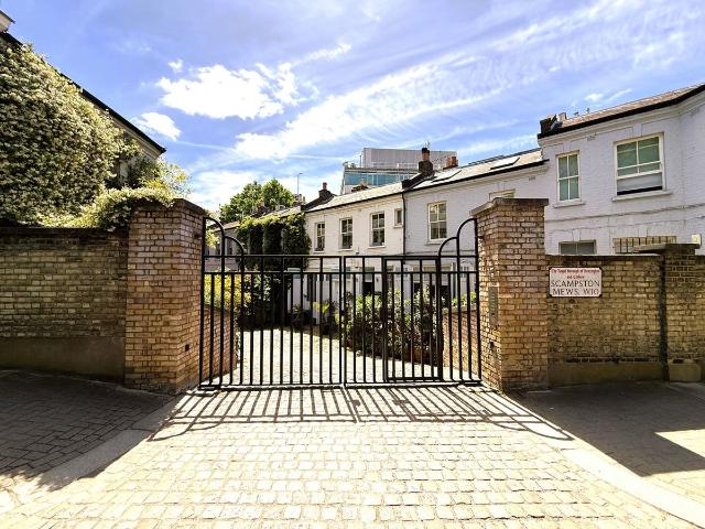 House for rent in North Kensington, Greater London
