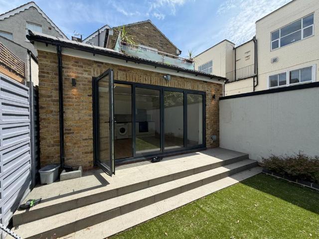 Apartment for rent in Stroud Green, Greater London