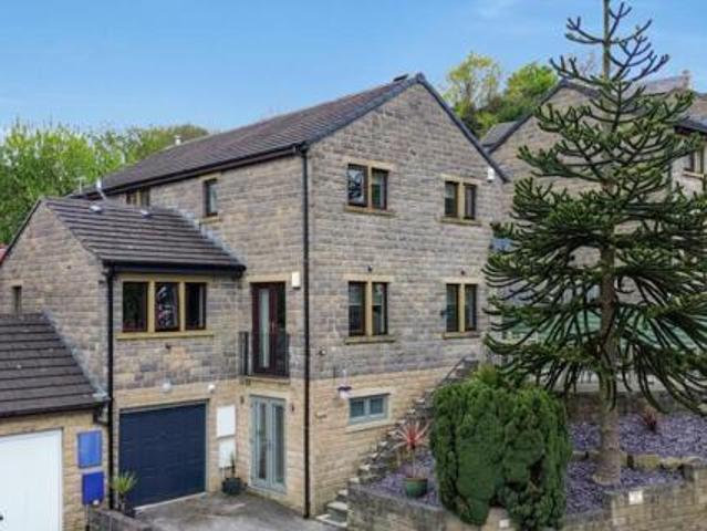 House for sale in Huddersfield, Kirklees