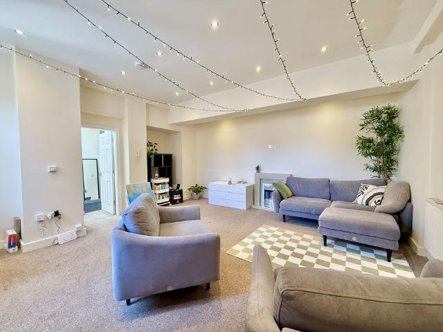 Apartment for rent in Southport