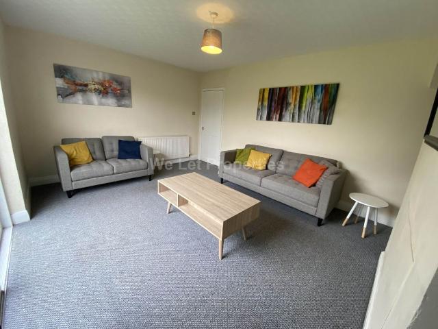 Room for rent in Roby Mill, Lancashire