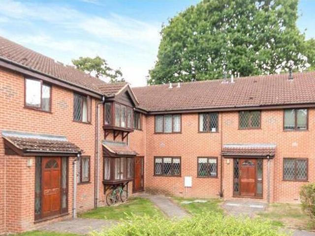 House for sale in Heol-las, Surrey
