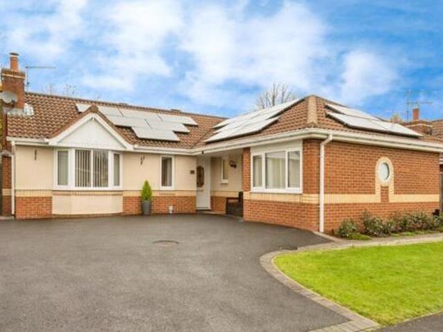 House for sale in Scawthorpe, South Yorkshire