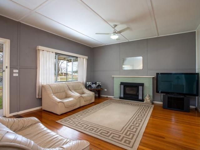 House for sale in Eskdale, Victoria