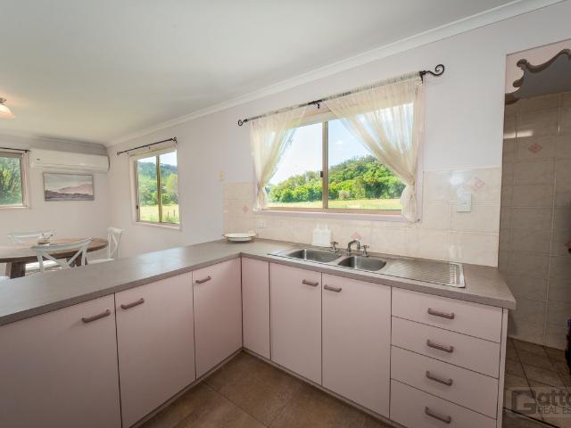 Cottage for sale in Lefthand Branch, Queensland