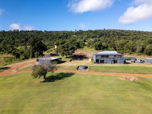 Cottage for sale in Charlwood, Queensland