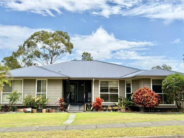 Duplex for rent in Helensvale, Gold Coast City