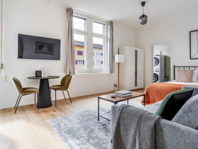 Studio mieten in Einigen, Zürich