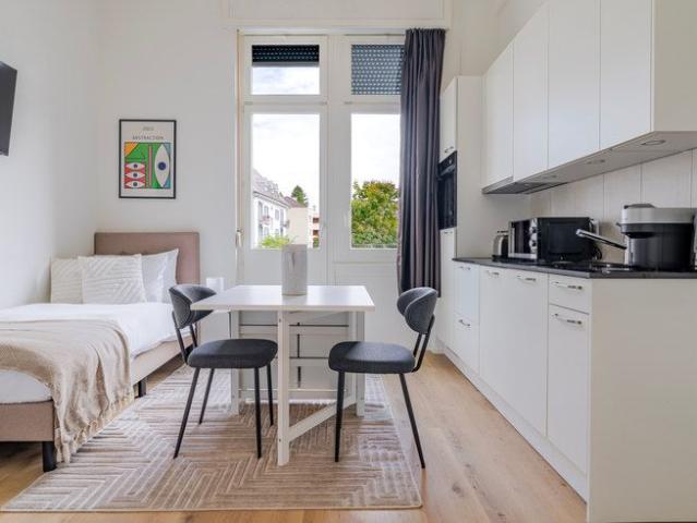 Studio mieten in Einigen, Zürich