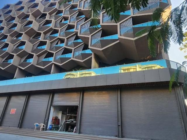 Commercial for rent in Madya