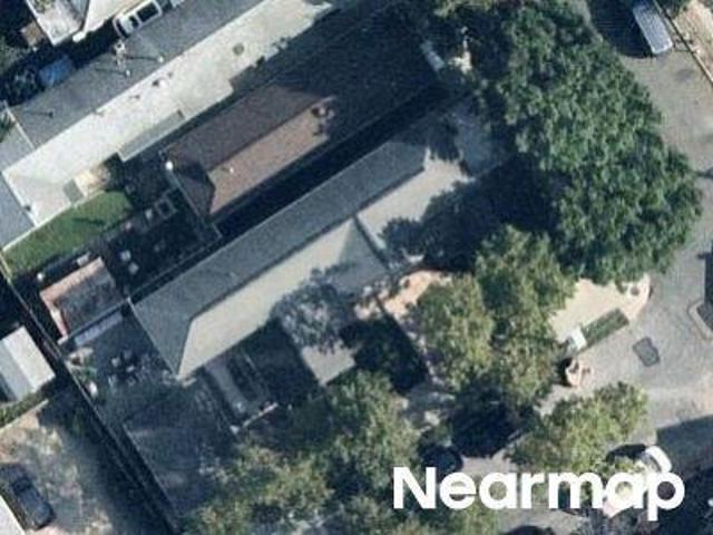 House for sale in The Bronx, Arverne