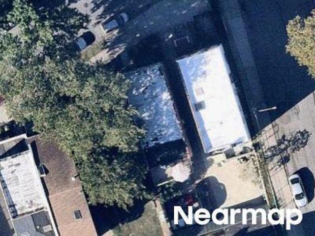 House for sale in The Bronx, Arverne