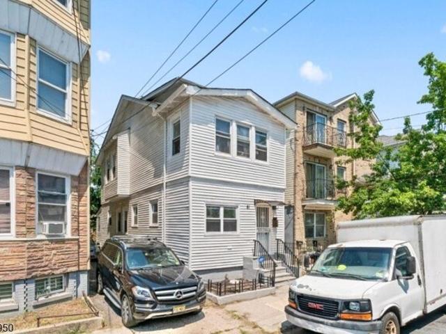 House for sale in Newark, Essex County
