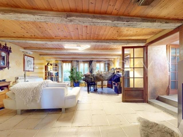 Einfamilienhaus kaufen in Curtilles, Waadt