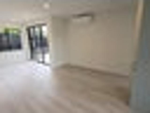 Townhouse for rent in Paremoremo