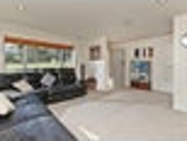 House for rent in Paremoremo, Oroua County