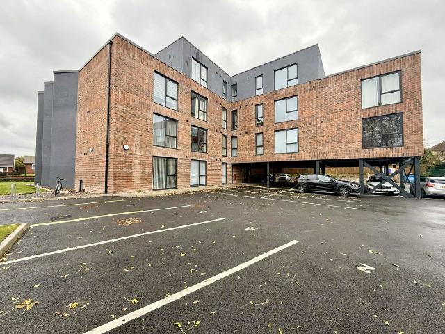 Apartment for rent in Portico, St Helens