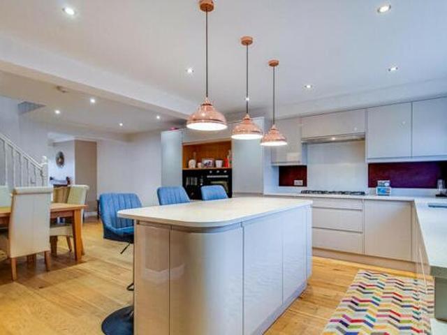House for sale in Holmfirth, West Yorkshire