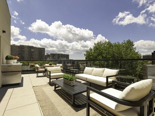 Condo for sale in Arverne, New York