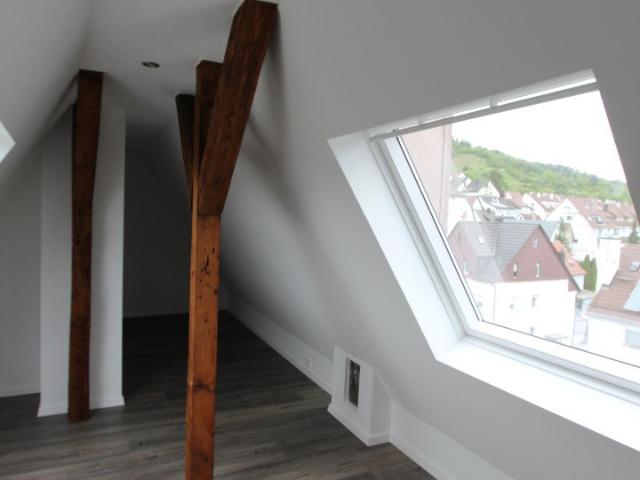 Dachgeschosswohnung kaufen in Stuttgart, Baden-Württemberg