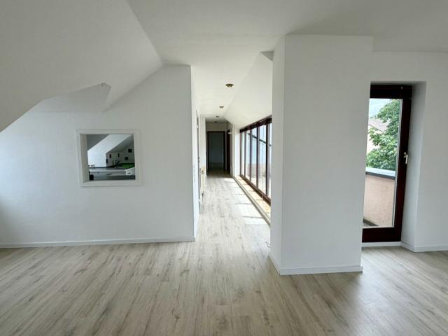 Dachgeschosswohnung mieten in Alterlangen, Erlangen