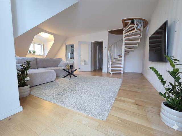 Dachgeschosswohnung kaufen in Schildow, Brandenburg