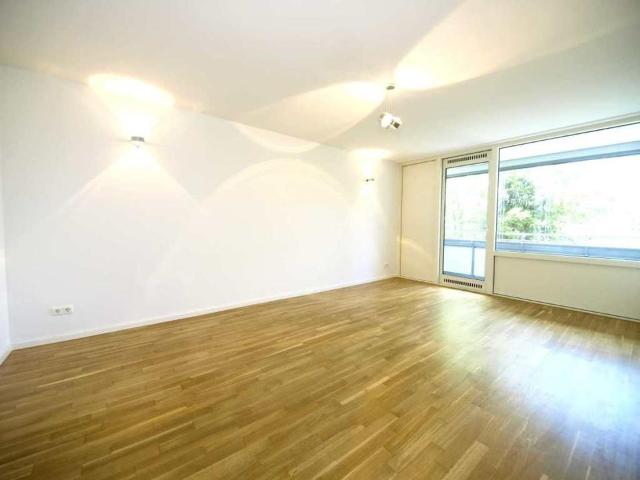 Wohnung kaufen in Thalkirchen-Obersendling-Forstenried-Fürstenried-Solln, München
