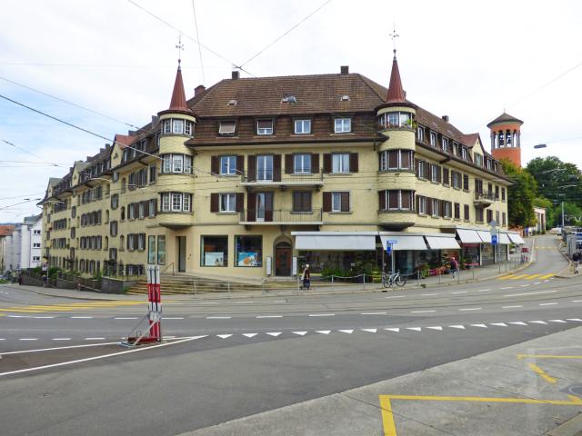 Apartment mieten in Einigen, Zürich