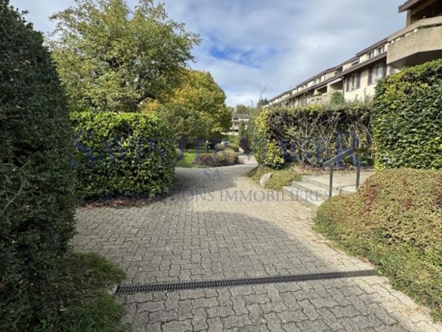 Wohnung kaufen in Cologny