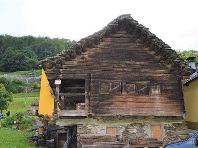 Zweifamilienhaus kaufen in Acquarossa, Tessin