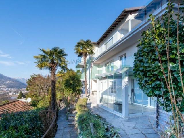 Wohnung kaufen in Collina d'Oro, Tessin