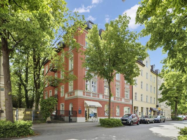 Dachgeschosswohnung kaufen in Schwabing-West, München
