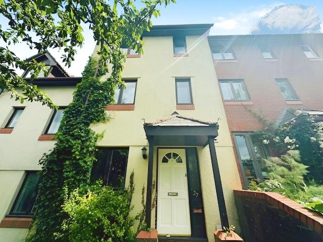 Apartment for rent in Deans Hill, Wales