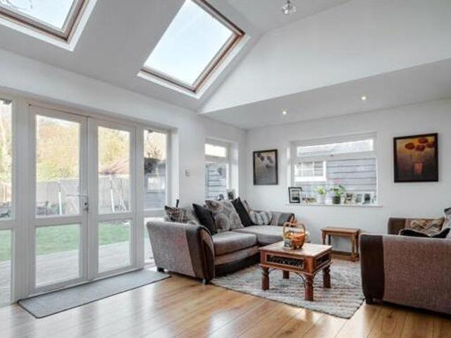 House for sale in Crowthorne, Bracknell Forest