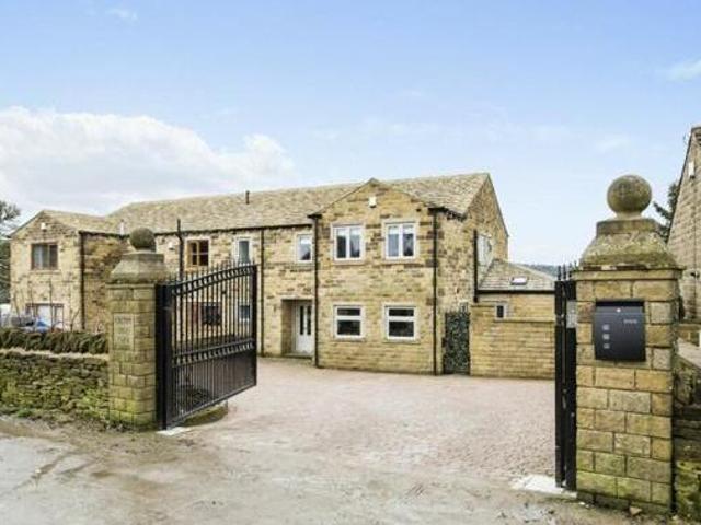 House for sale in Halifax, West Yorkshire