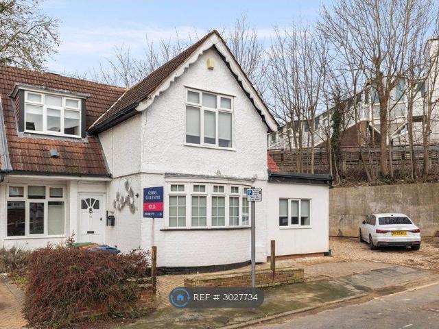 Studio for rent in Pinner, Greater London