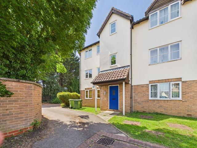 Apartment for rent in Alstone, Golden Valley