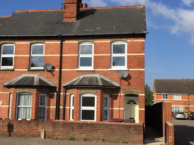 House for rent in The Triangle, Reading