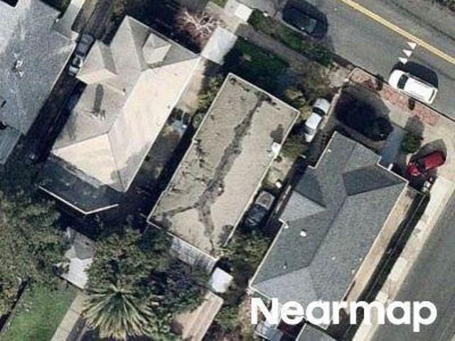 House for sale in Oakland