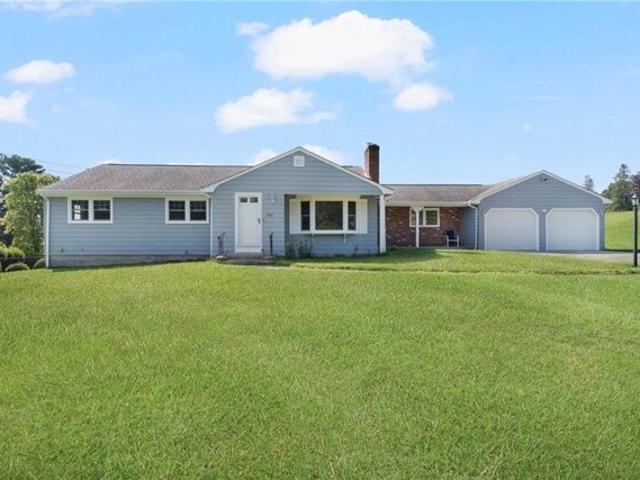 House for sale in Lincoln, Rhode Island