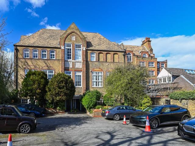 Apartment for rent in Old Ford, Mile End