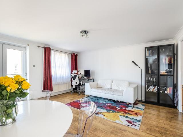 Apartment for rent in Cubitt Town, Greater London