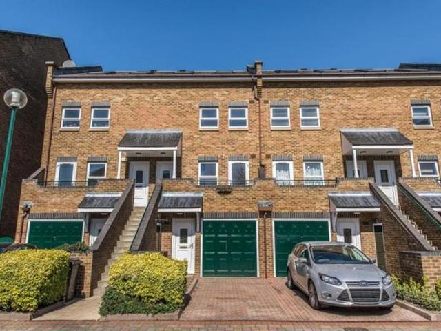 House for rent in Isle Of Dogs, Greater London