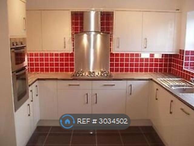 Room for rent in Newtown, Falcon Lodge