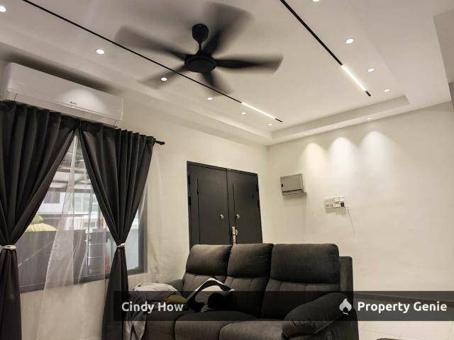 Terraced House for sale in Malaka