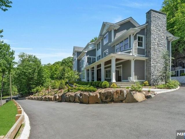 House for sale in Franklin Lakes, New Jersey