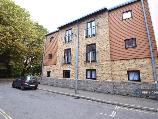 Apartment for rent in Lakenham, East Bank
