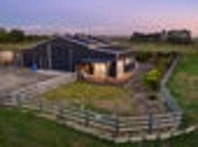 House for sale in Awhitu