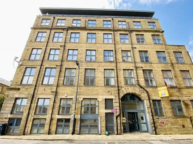 House for sale in Little Germany, West Yorkshire