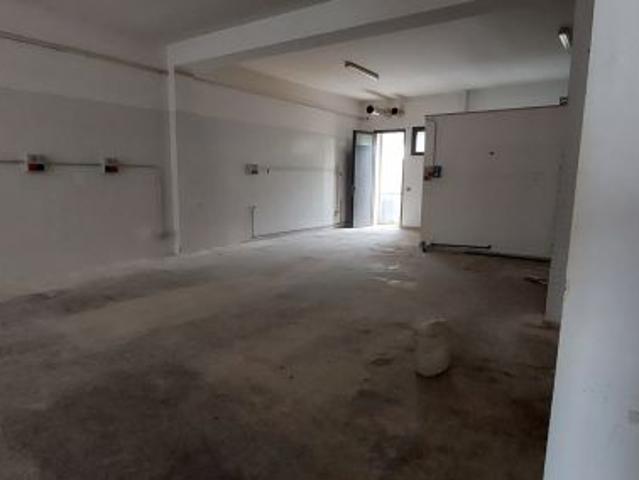Locale Commerciale in affitto a Puglia, Lecce